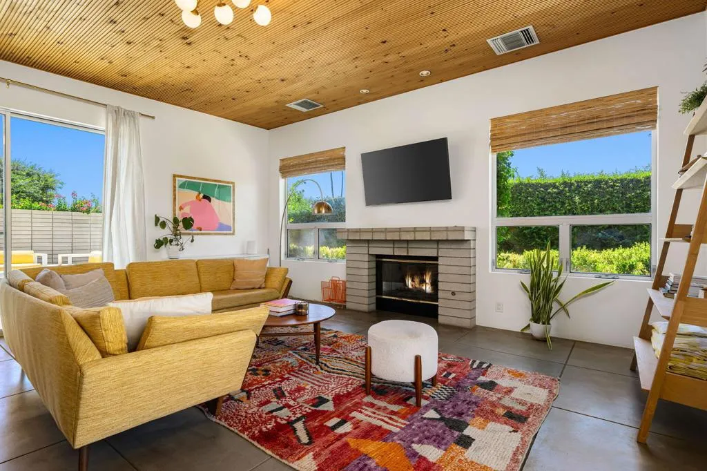623 Desert Way, Palm Springs, California 92264 home-pic-4