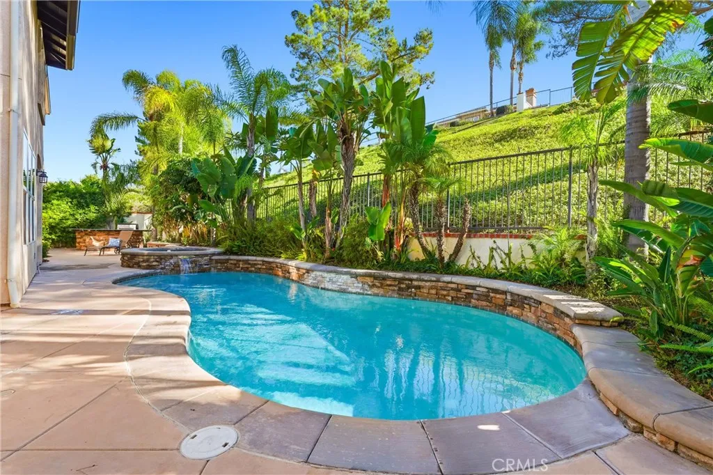 19950 Via Natalie, Yorba Linda, California 92887 home-pic-2