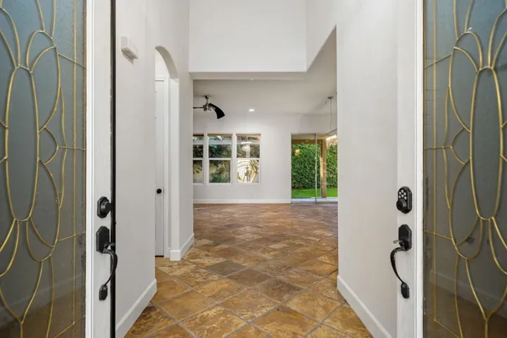 19-web-or-mls-CBLewisRd_OPMG_1225_019