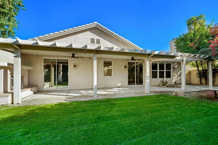 40-web-or-mls-CBLewisRd_OPMG_1225_037