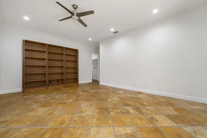 41-web-or-mls-CBLewisRd_OPMG_1225_038