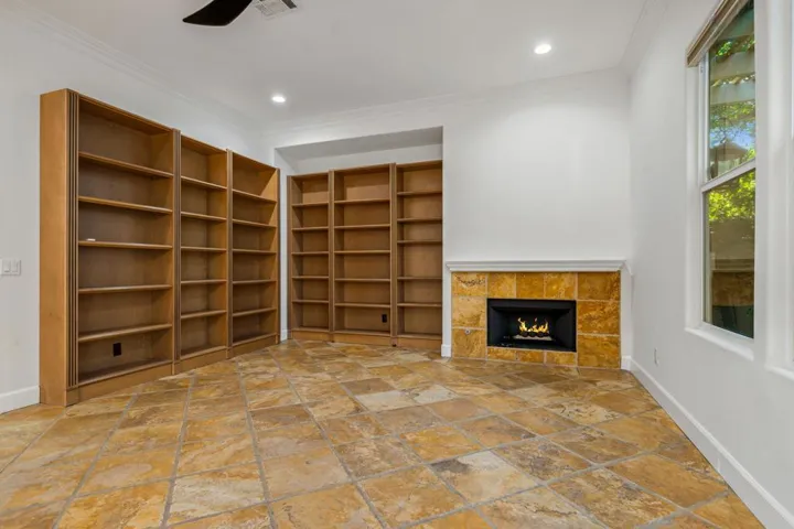28-web-or-mls-CBLewisRd_OPMG_1225_025