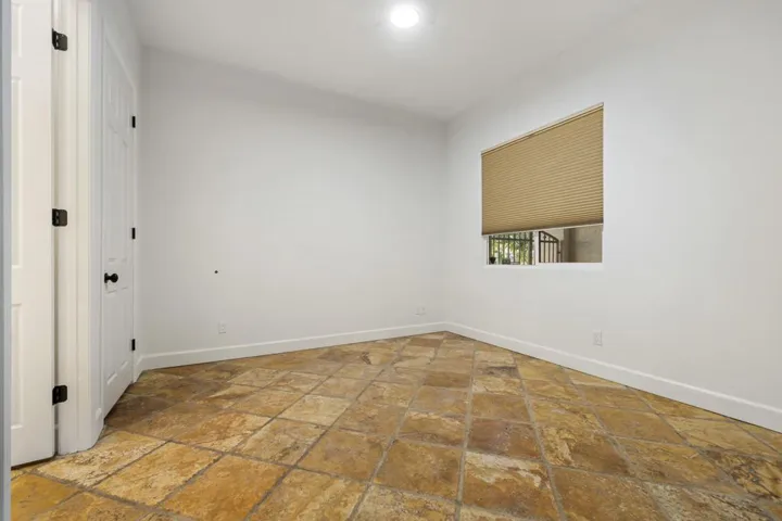 46-web-or-mls-CBLewisRd_OPMG_1225_043