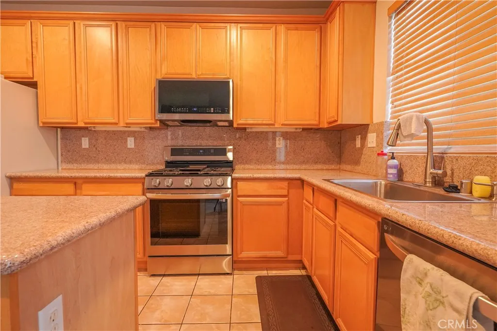 15133 Pasture, Victorville, California 92394 home-pic-20