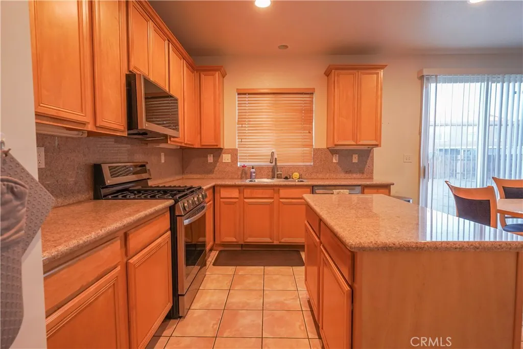 15133 Pasture, Victorville, California 92394 home-pic-18