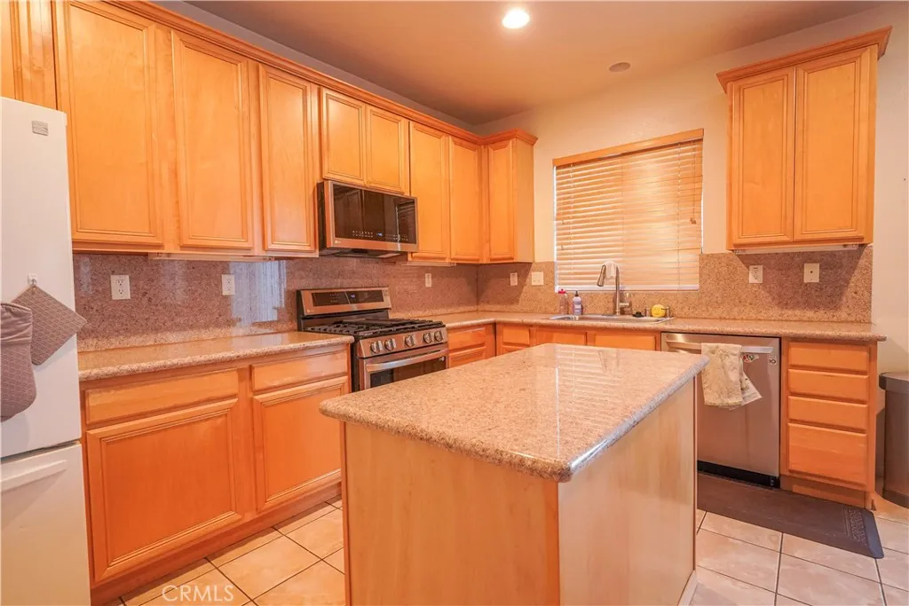 15133 Pasture, Victorville, California 92394 home-pic-17