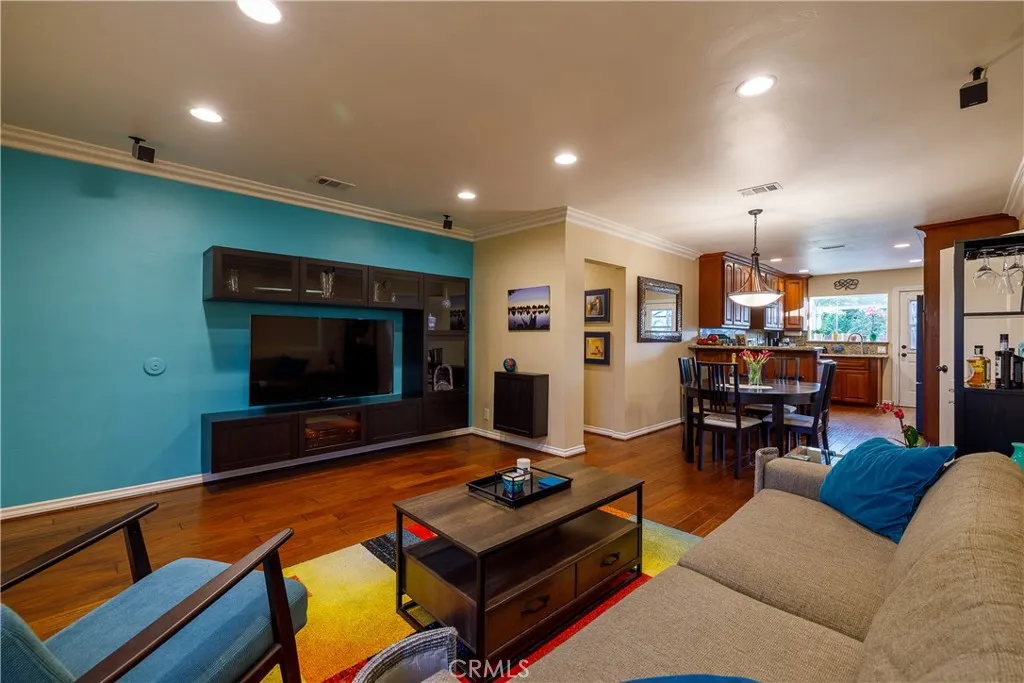 17726 Martha St., Encino, California 91316 home-pic-3