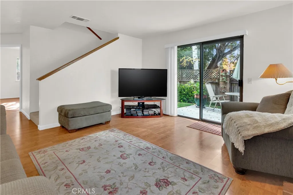7025 Los Arboles, Atascadero, California 93422 home-pic-10