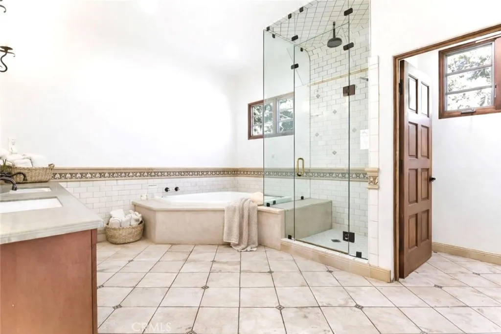 1805 Outpost Drive, Los Angeles, California 90068 home-pic-37