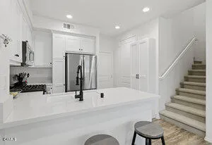 401 Castiano Street, Camarillo, California 93012 home-pic-1