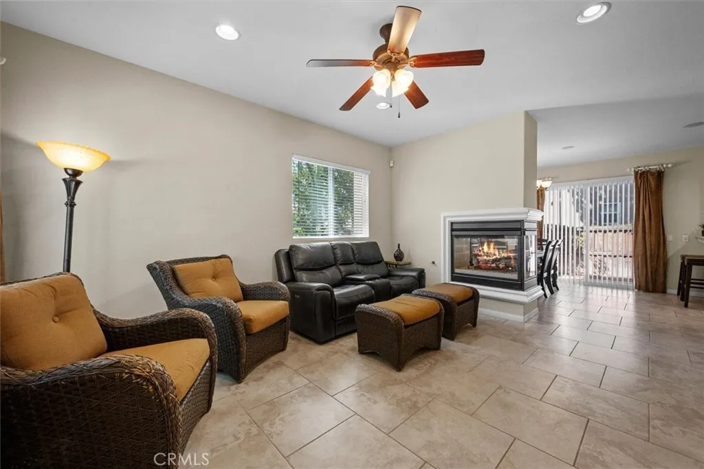 22528 Canal Circle, Grand Terrace, California 92313 home-pic-6