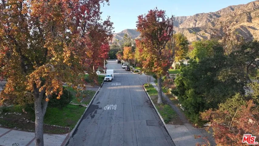 1685 E Calaveras Street, Altadena, California 91001