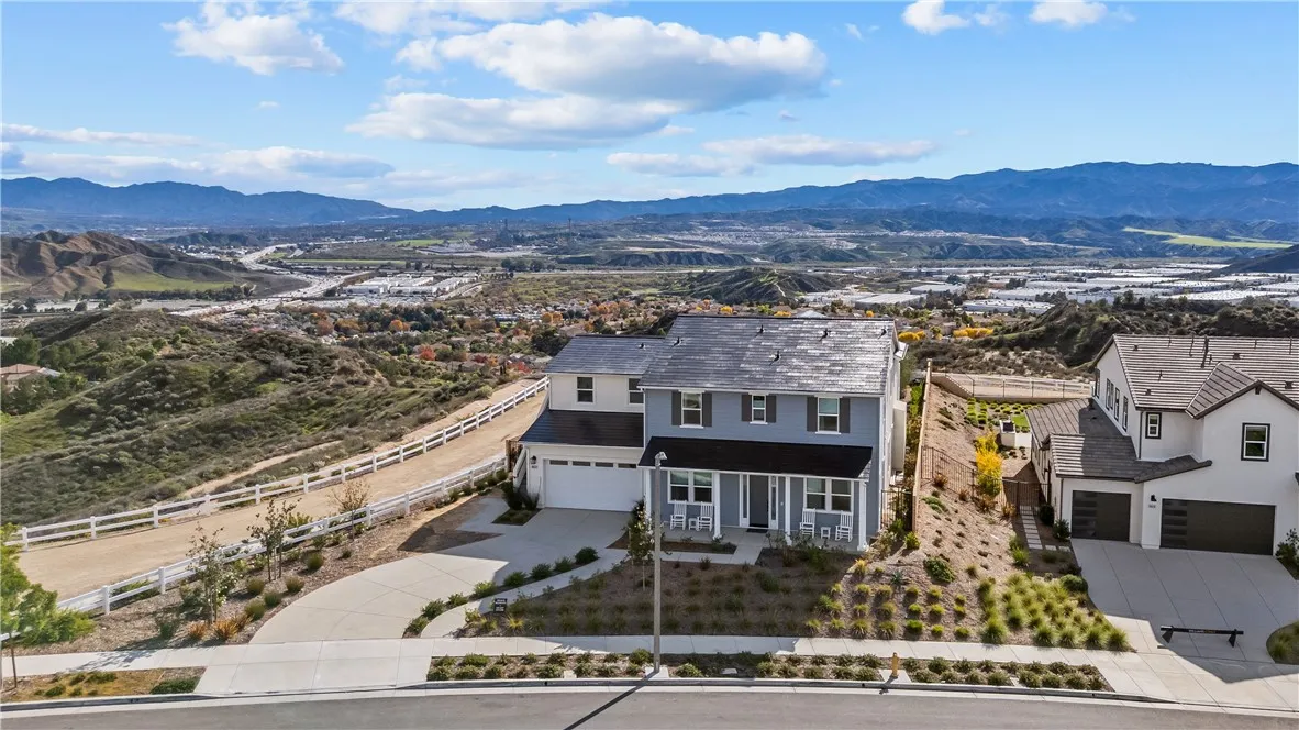 28414 Old Springs, Castaic, California 91384 home-pic-1