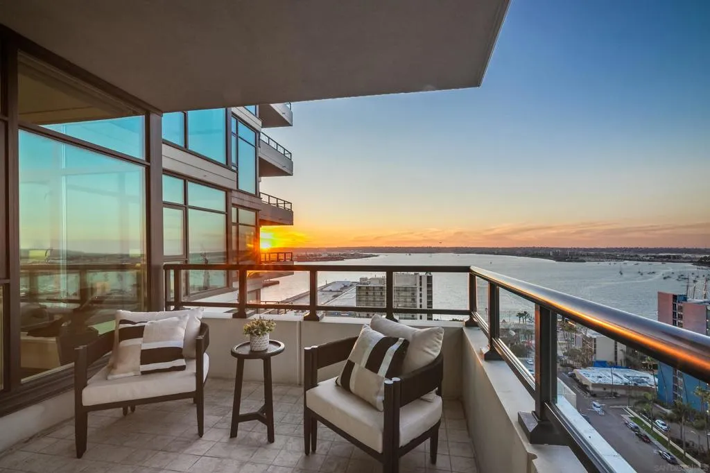 1205 Pacific Hwy 2002, San Diego, California 92101 home-pic-6