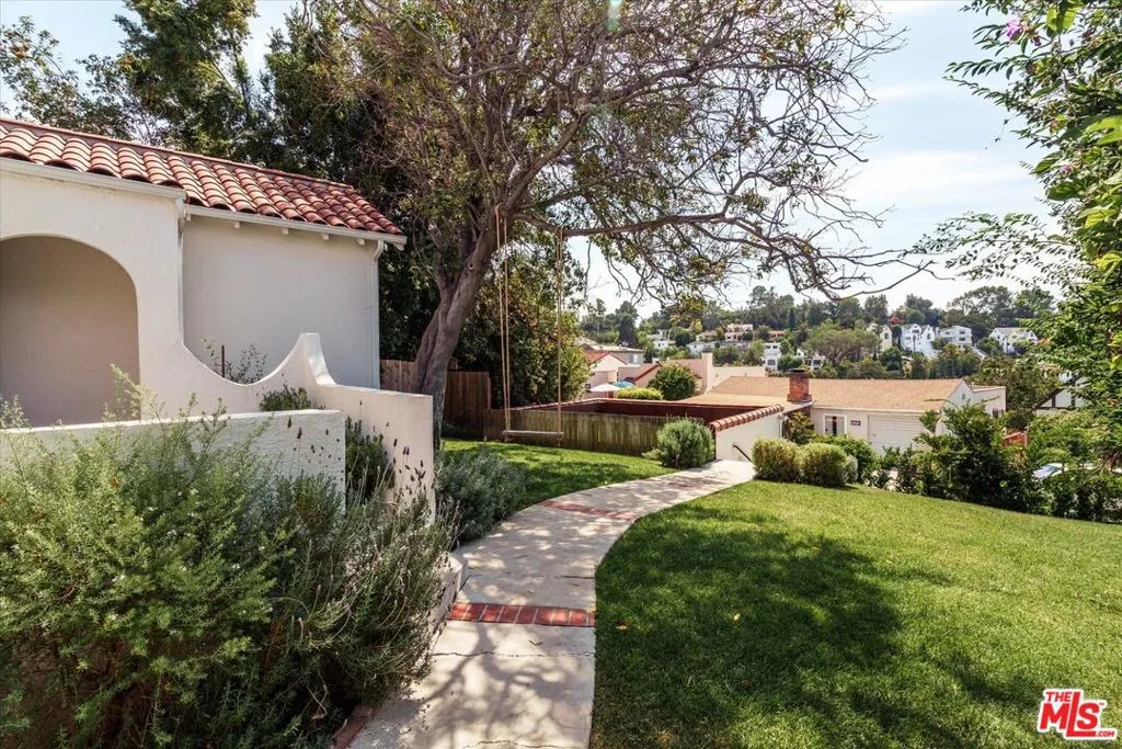 1410 Stanford Drive, Glendale, California 91205 home-pic-4