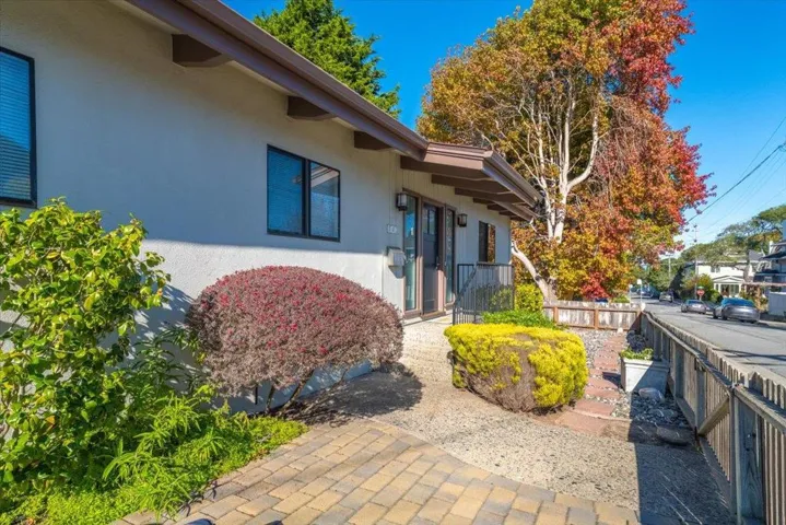 142 11th Street, Pacific Grove, California 93950