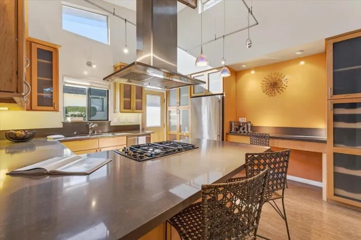142 11th Street, Pacific Grove, California 93950