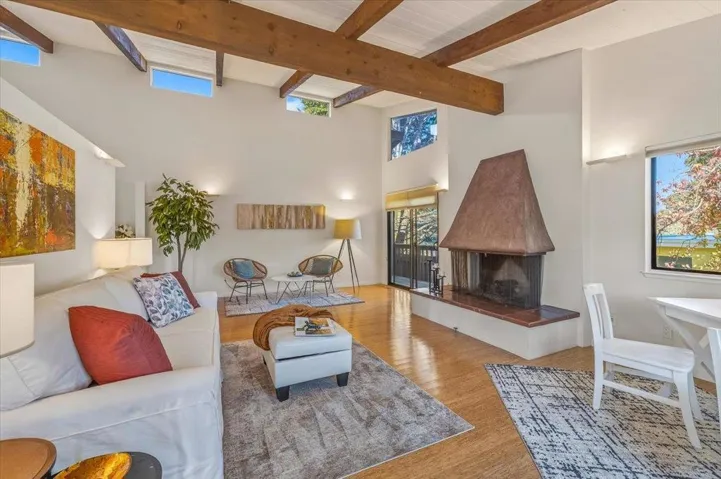 142 11th Street, Pacific Grove, California 93950