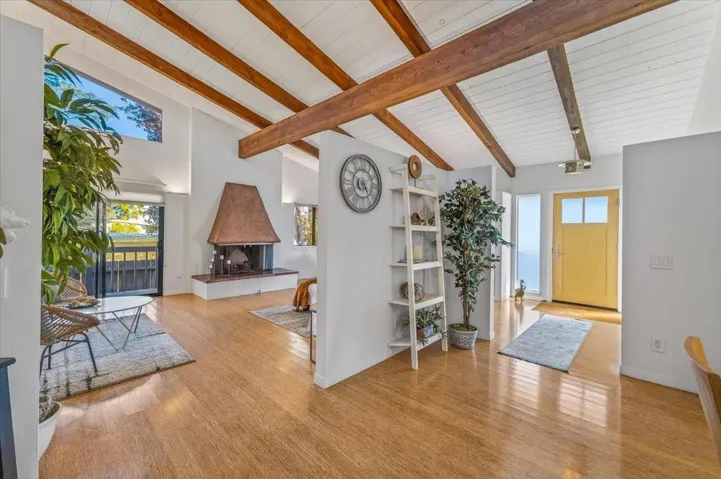 142 11th Street, Pacific Grove, California 93950