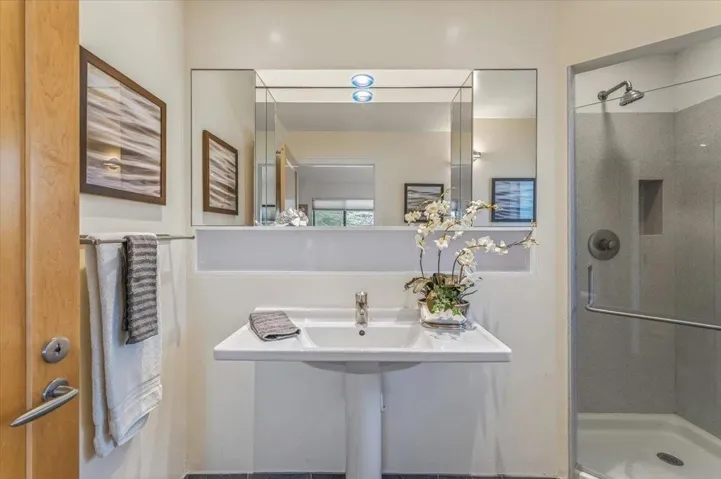 142 11th Street, Pacific Grove, California 93950