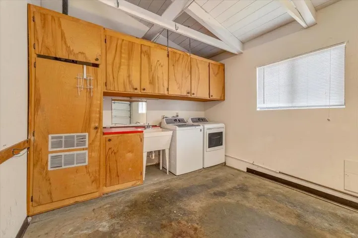 142 11th Street, Pacific Grove, California 93950