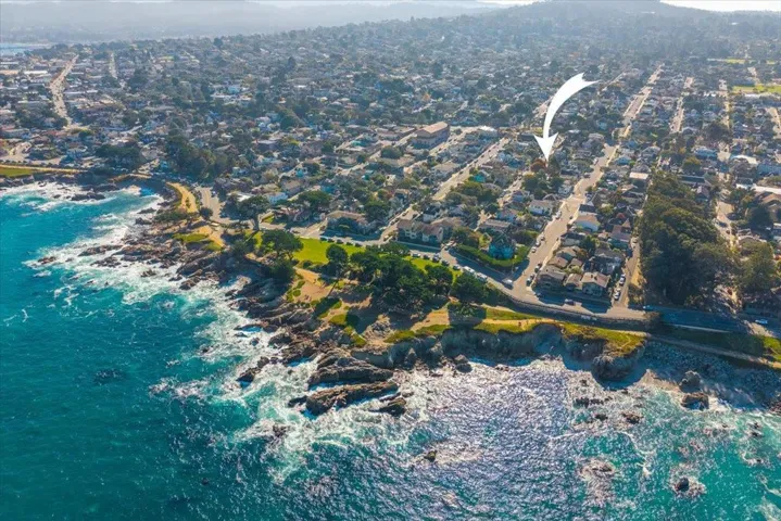 142 11th Street, Pacific Grove, California 93950