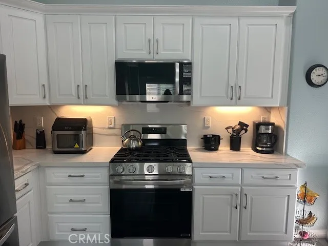 1343 W La Gloria, Rialto, California 92377 home-pic-8