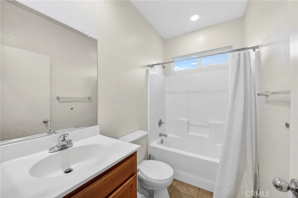 16649 Denham, Victorville, California 92395 home-pic-22