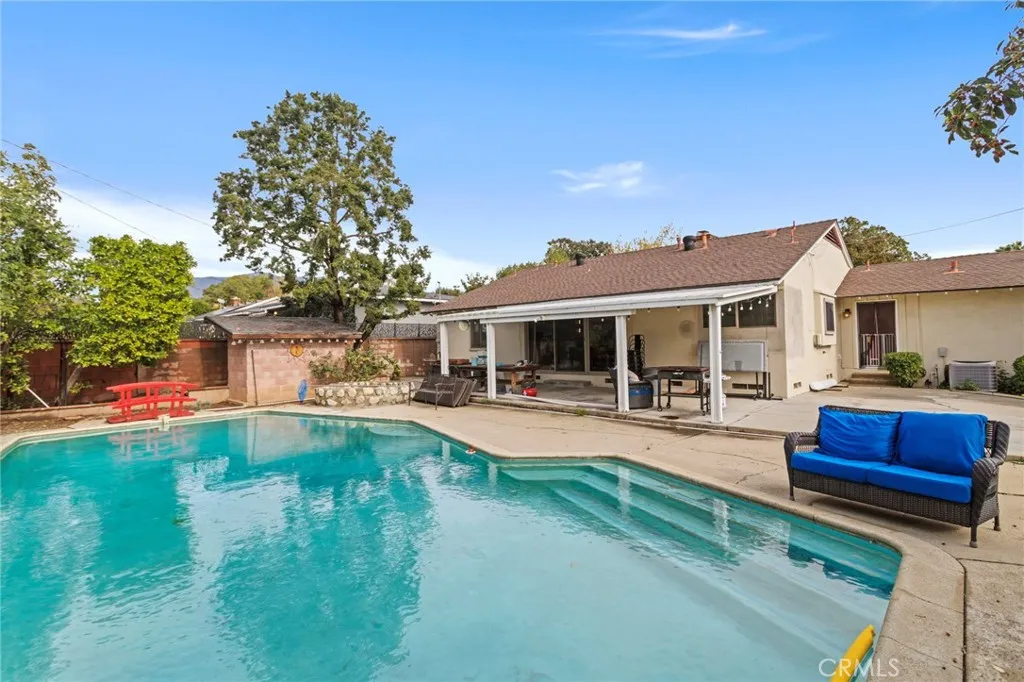 4065 Tenango, Claremont, California 91711 home-pic-1