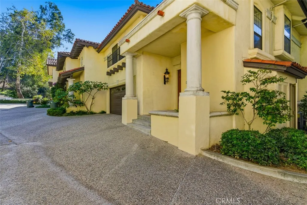 56 N Arroyo, Pasadena, California 91105 home-pic-2