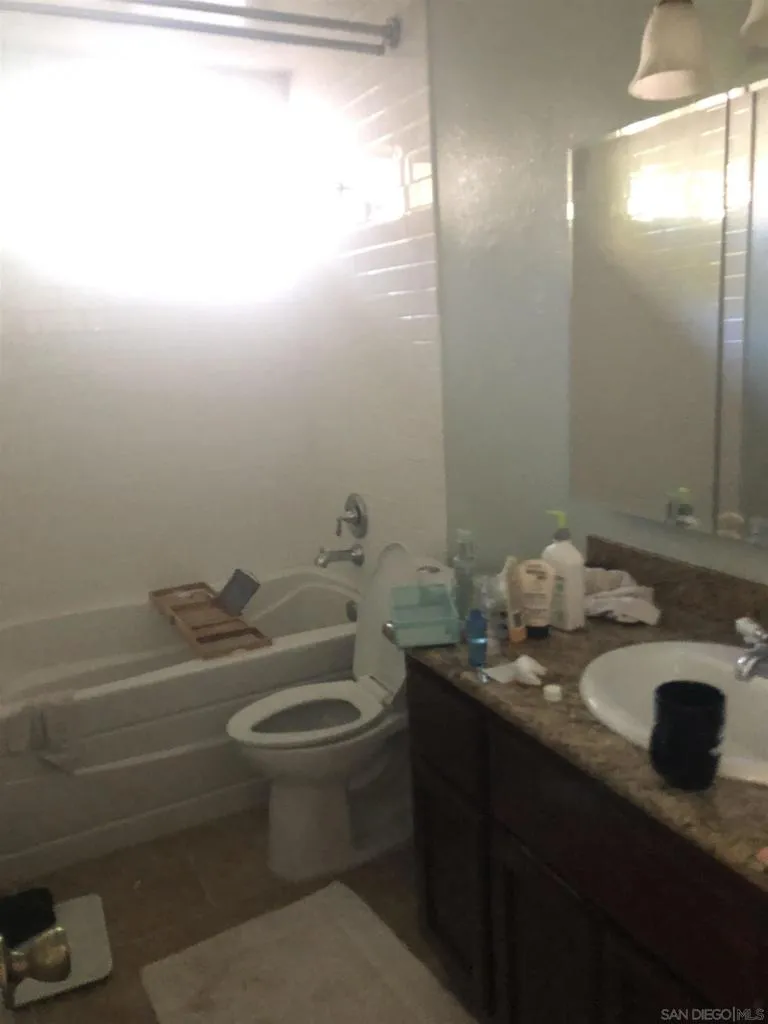 5015 Macario Dr, Oceanside, California 92057 home-pic-6