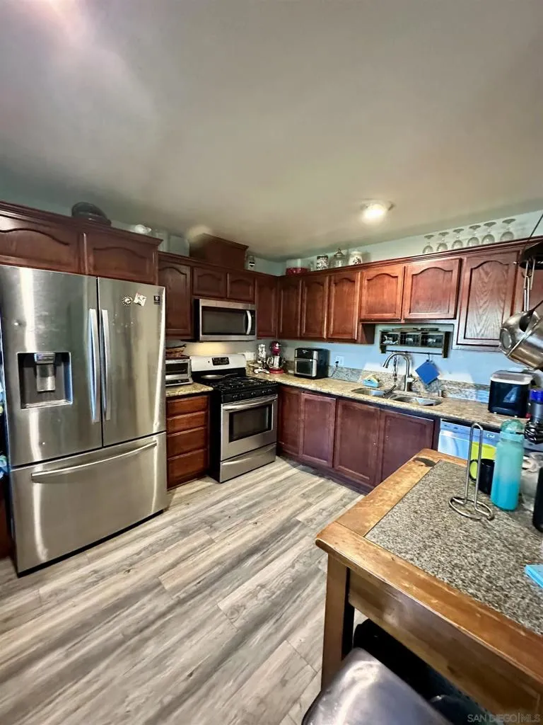 5015 Macario Dr, Oceanside, California 92057 home-pic-11