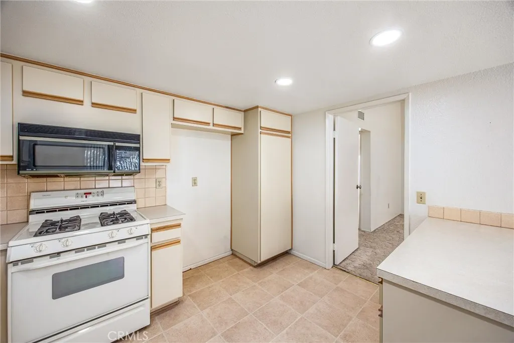 1089 Ardmore Circle, Redlands, California 92374 home-pic-12
