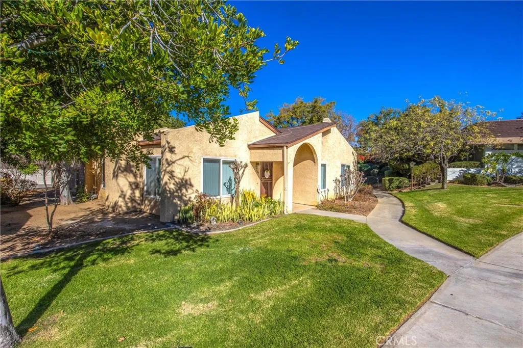 1089 Ardmore Circle, Redlands, California 92374 home-pic-2