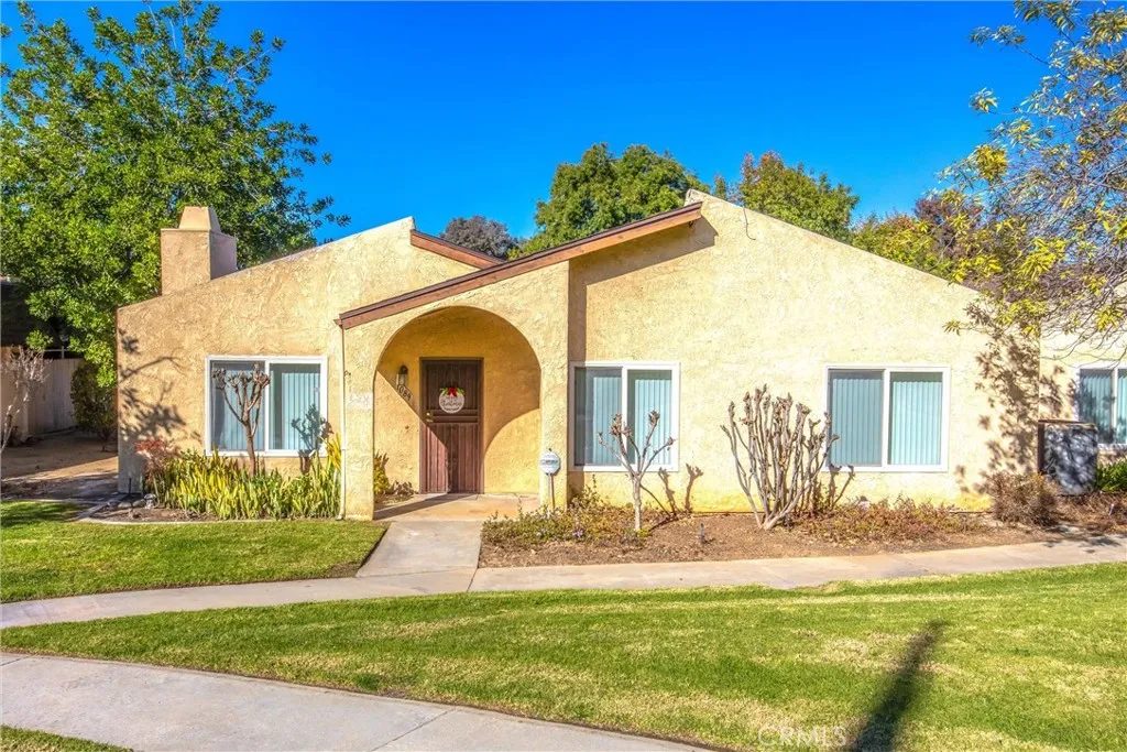 1089 Ardmore Circle, Redlands, California 92374 home-pic-4