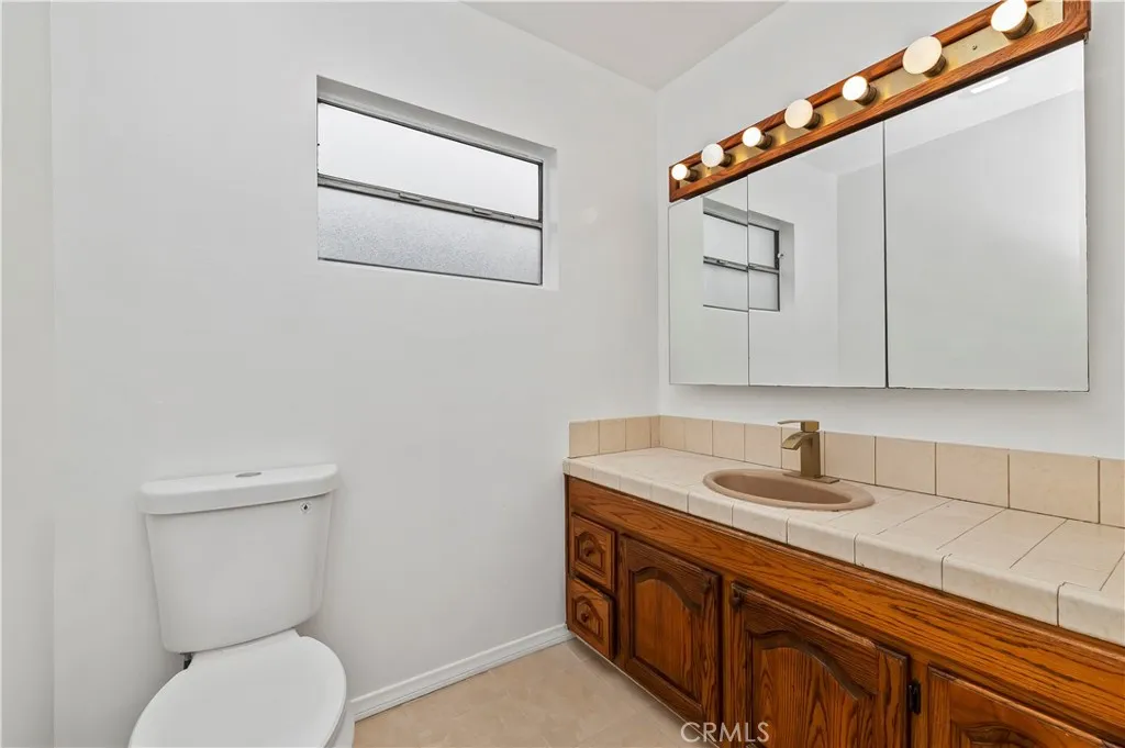2915 W 95th, Inglewood, California 90305 home-pic-20