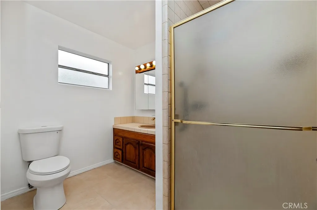 2915 W 95th, Inglewood, California 90305 home-pic-19