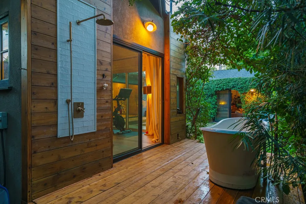 704 Valita St, Venice, California 90291 home-pic-6