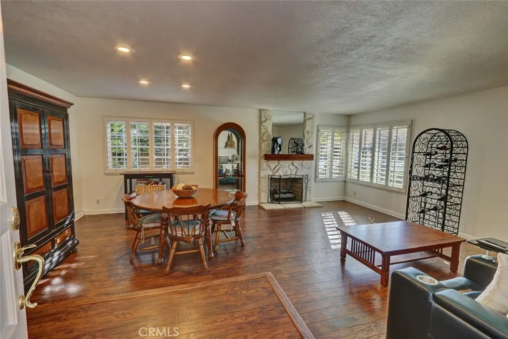 16082 Cache, Fountain Valley, California 92708 home-pic-4