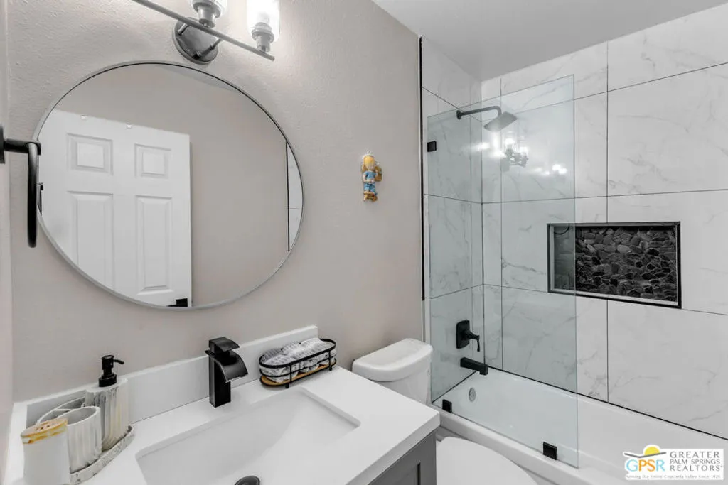 5803 Los Santos Drive 19, Palm Springs, California 92264 home-pic-14