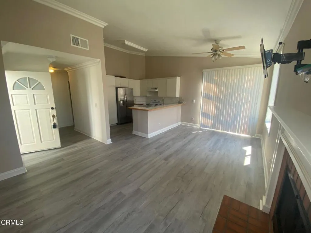 2394 Pleasant Way J, Thousand Oaks, California 91362 home-pic-5