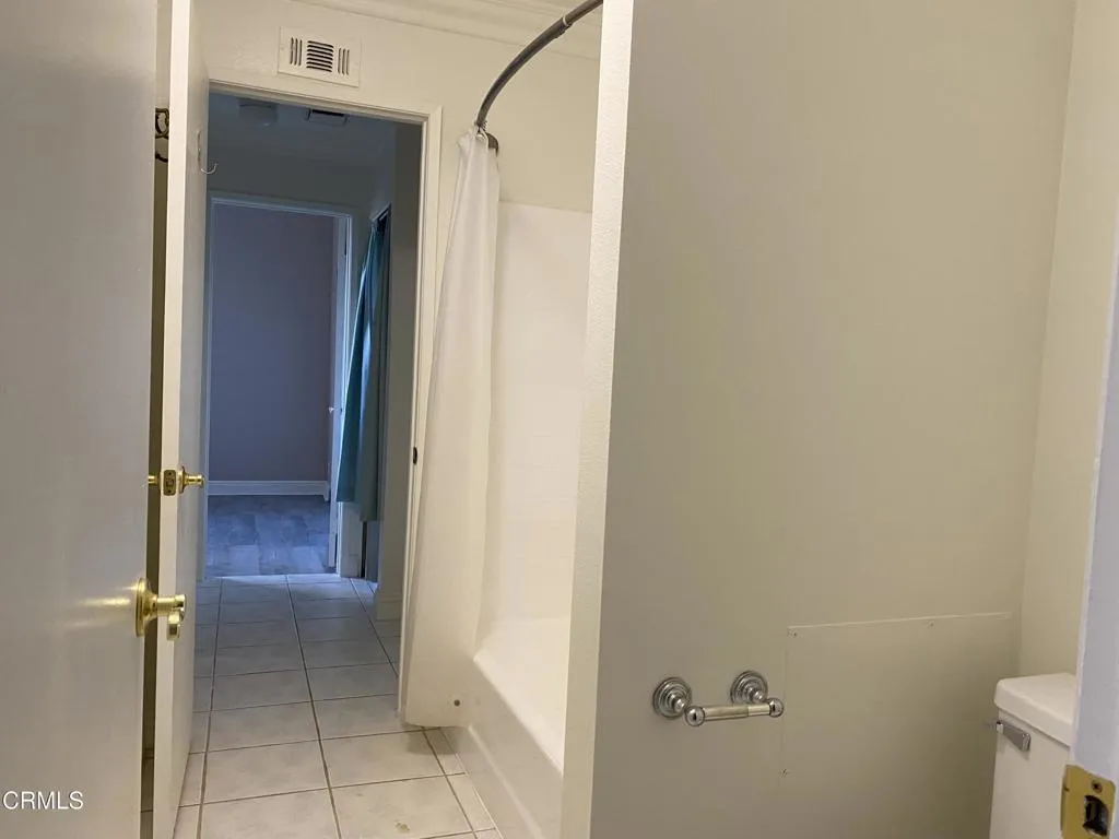 2394 Pleasant Way J, Thousand Oaks, California 91362 home-pic-16