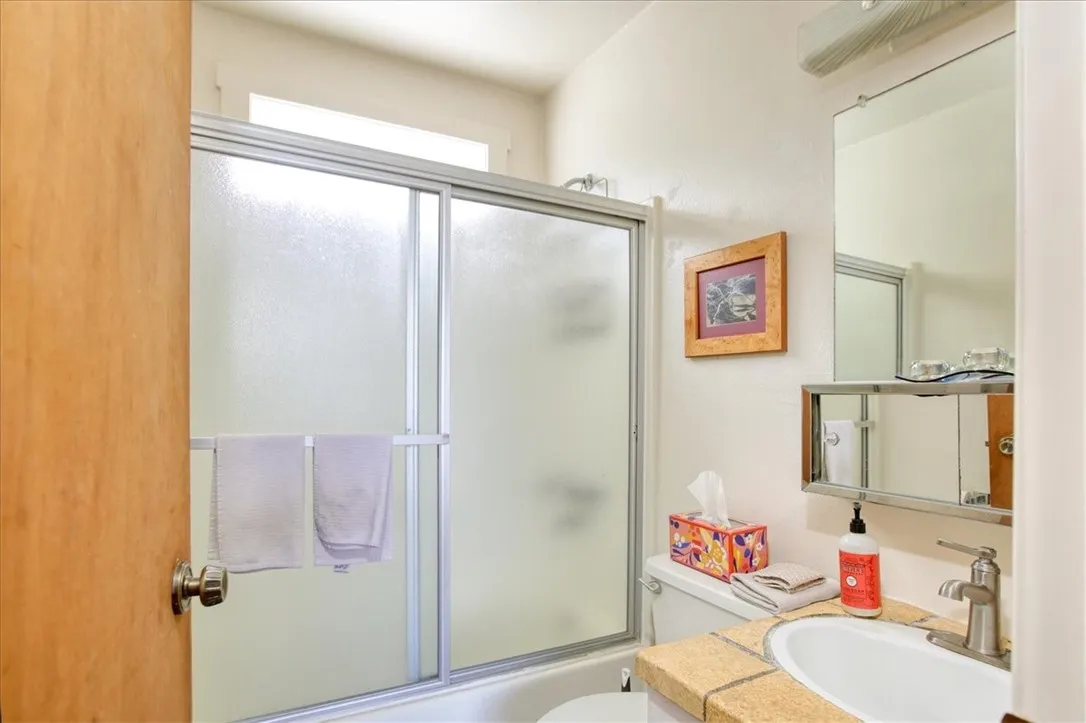910 Sheffield Street, Cambria, California 93428 home-pic-15