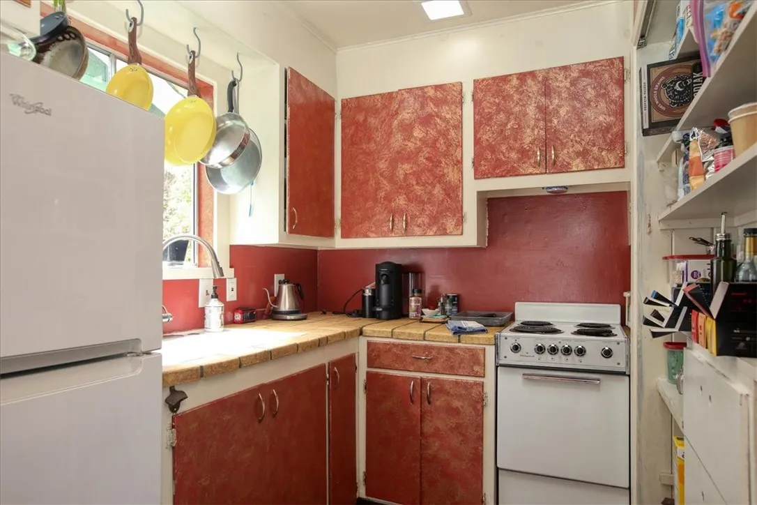 910 Sheffield Street, Cambria, California 93428 home-pic-9