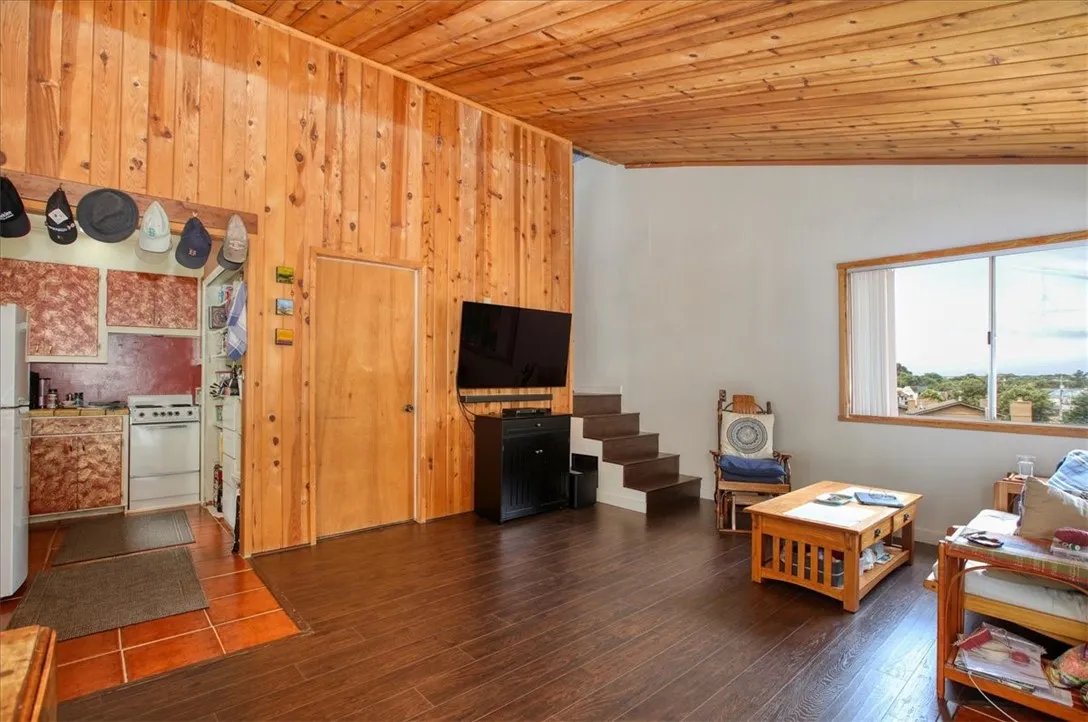 910 Sheffield Street, Cambria, California 93428 home-pic-7