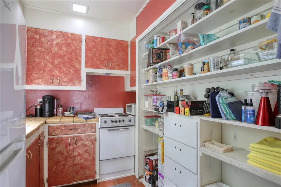 910 Sheffield Street, Cambria, California 93428 home-pic-10
