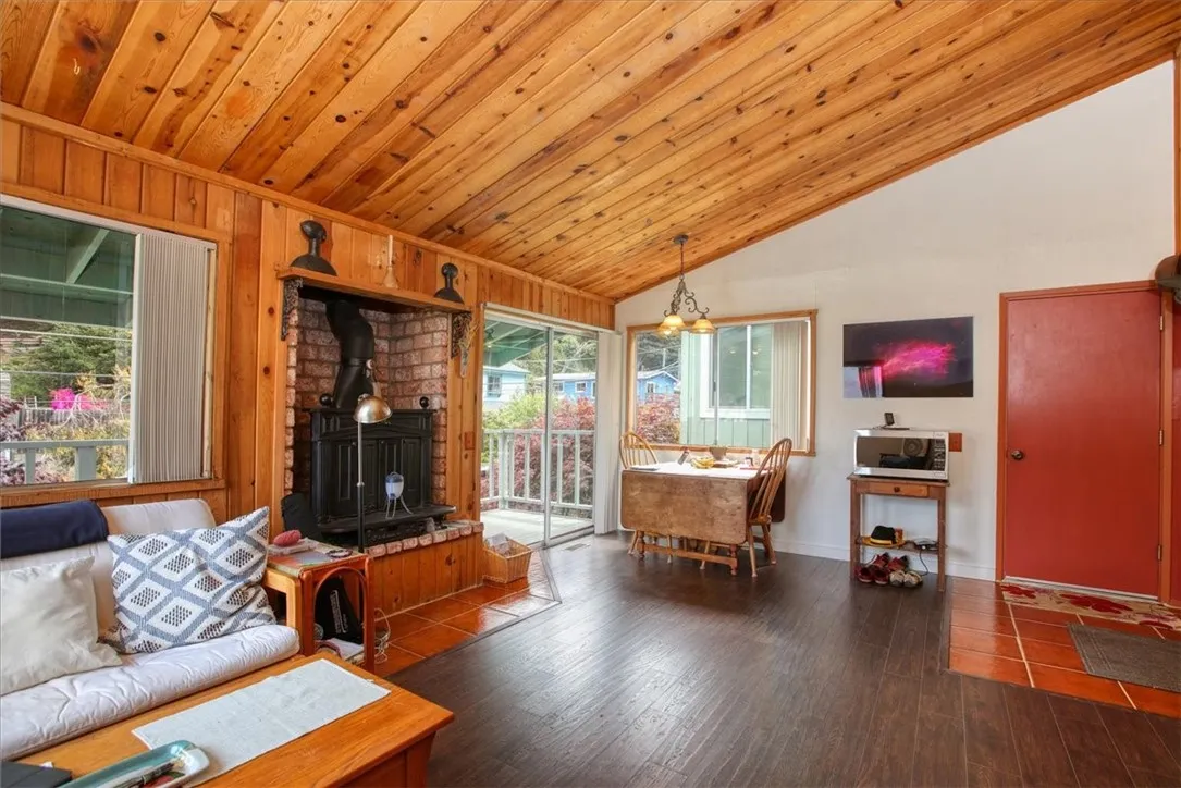 910 Sheffield Street, Cambria, California 93428 home-pic-3