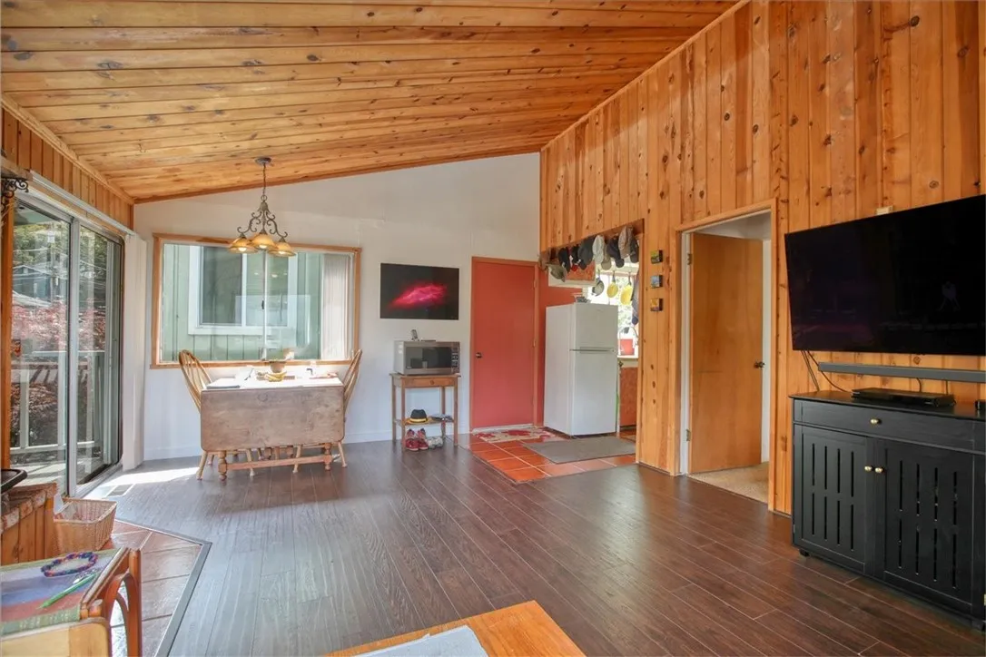910 Sheffield Street, Cambria, California 93428 home-pic-11