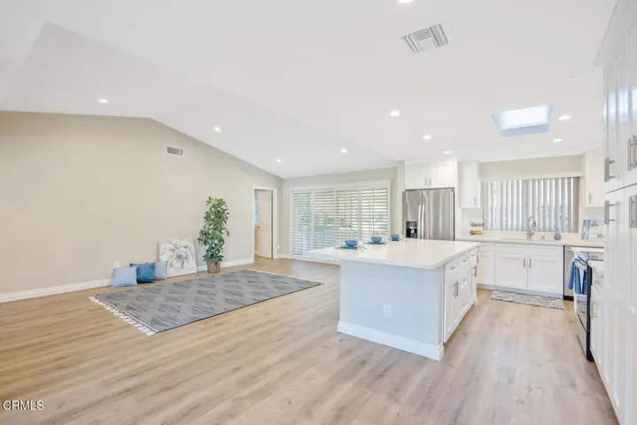 13325 Village 13 Camarillo CA-large-009-