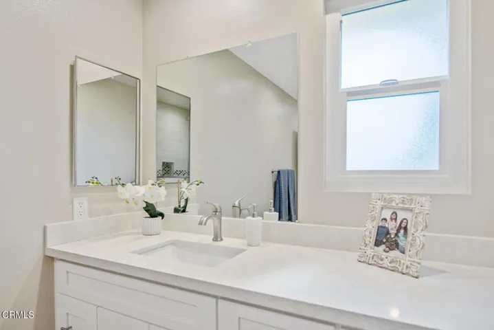 13325 Village 13 Camarillo CA-large-023-